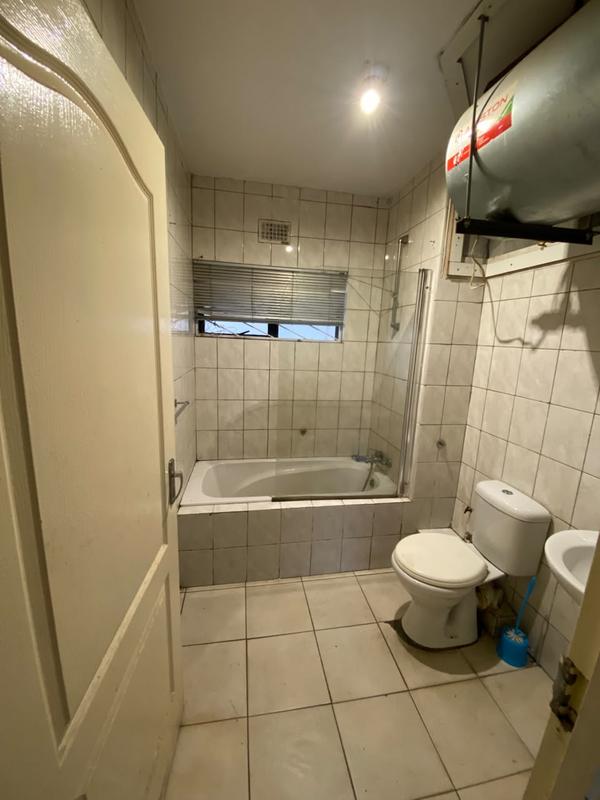 2 Bedroom Property for Sale in Kensington Western Cape